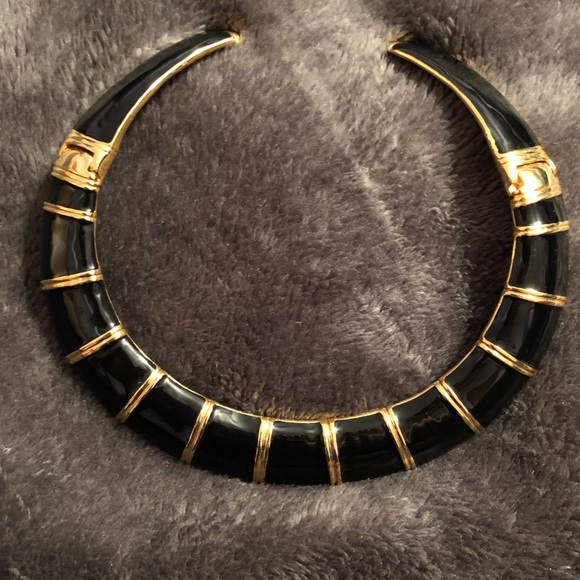 Jewelry - Black & Gold plated necklace